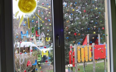 Niederhöchstadt: Fenstergestaltung zur Faschingszeit
